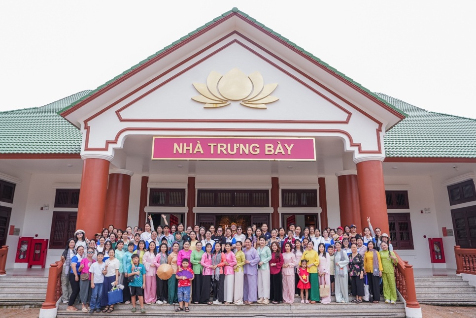 Tháng Mười yêu thương – Chúc mừng Ngày Phụ nữ Việt Nam 20/10