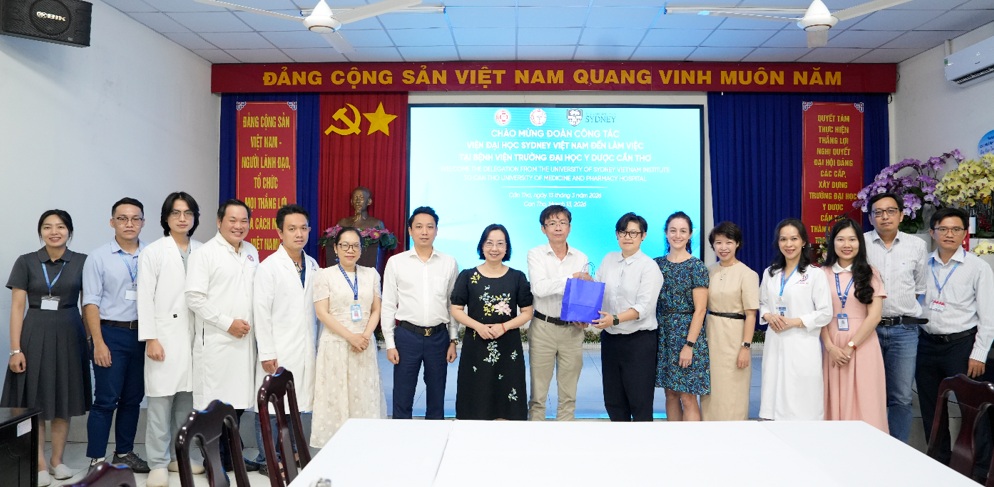 Bệnh viện Trường Đại học Y Dược Cần Thơ làm việc với đoàn chuyên gia từ Đại học Sydney và Viện Đại học Sydney Việt Nam (SVI)
